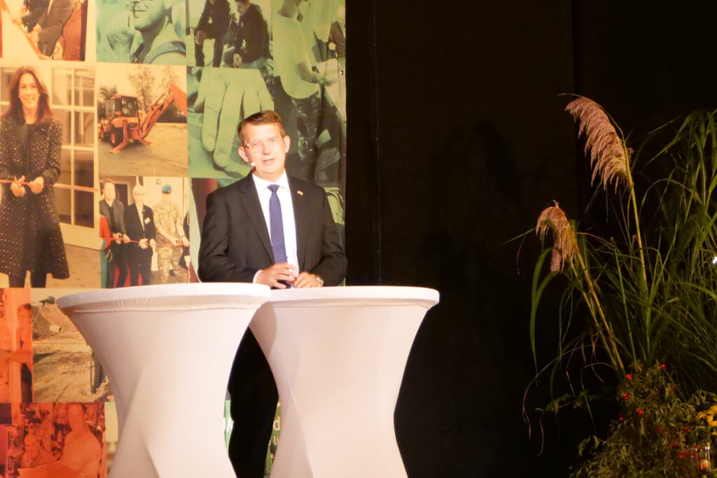 Forsvarsminister Troels Lund Poulsen hylder KFUM's Soldaterhjem i udlandet